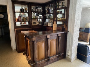 bar